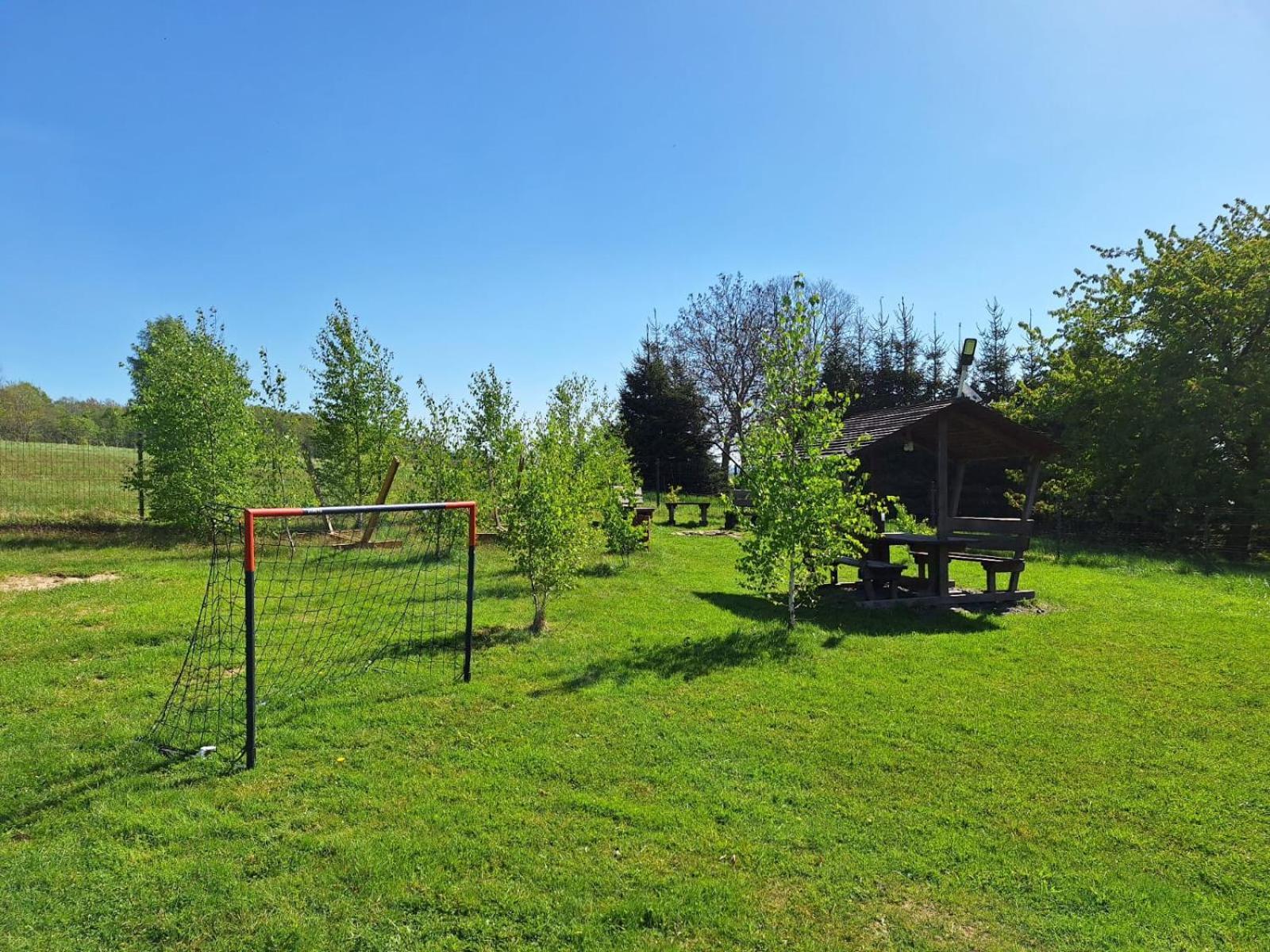 Camping, Zabierz Wlasny Namiot Kameralne Pole Namiotowe Z Basenem Kinem Plenerowym Miejscem Na Ognisko I Placem Zabaw Zywe Zwierzeta Agroturystyka Giebultow  Exterior foto