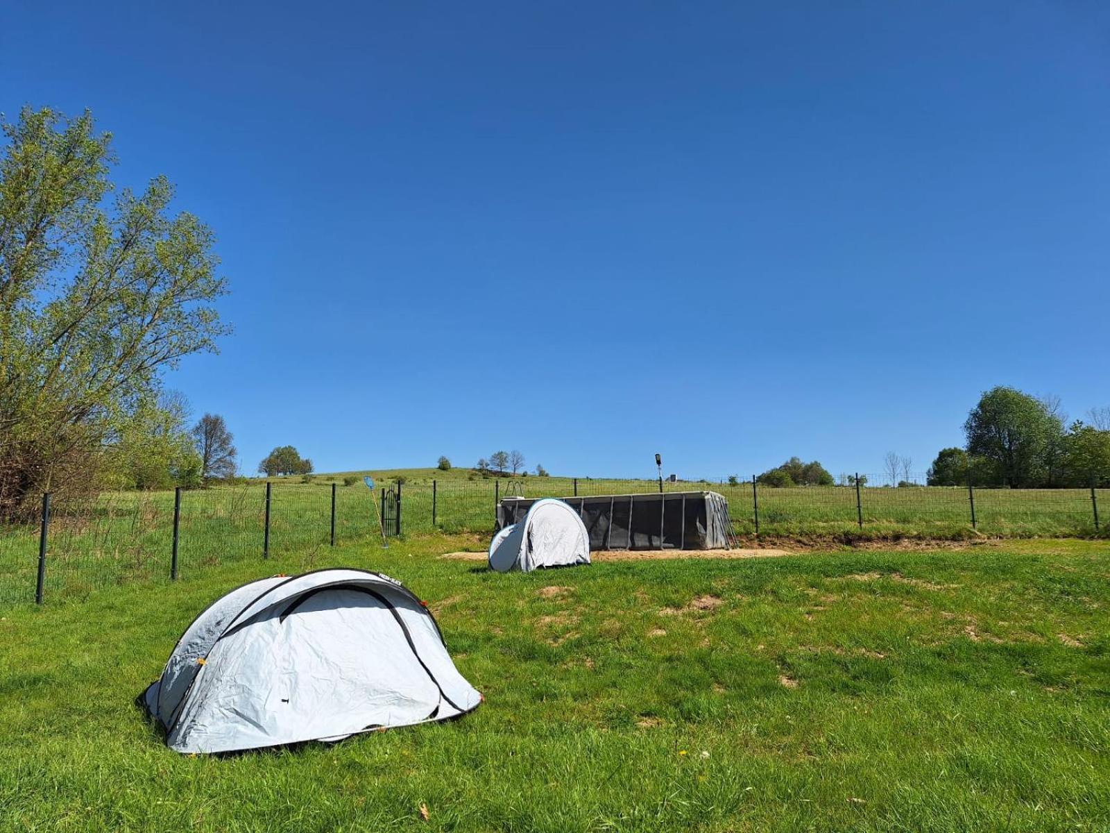 Camping, Zabierz Wlasny Namiot Kameralne Pole Namiotowe Z Basenem Kinem Plenerowym Miejscem Na Ognisko I Placem Zabaw Zywe Zwierzeta Agroturystyka Giebultow  Exterior foto